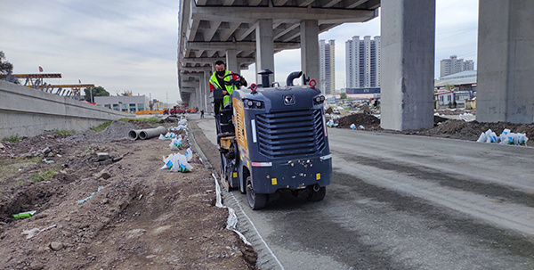 化工路橋下邊石溝03.jpg